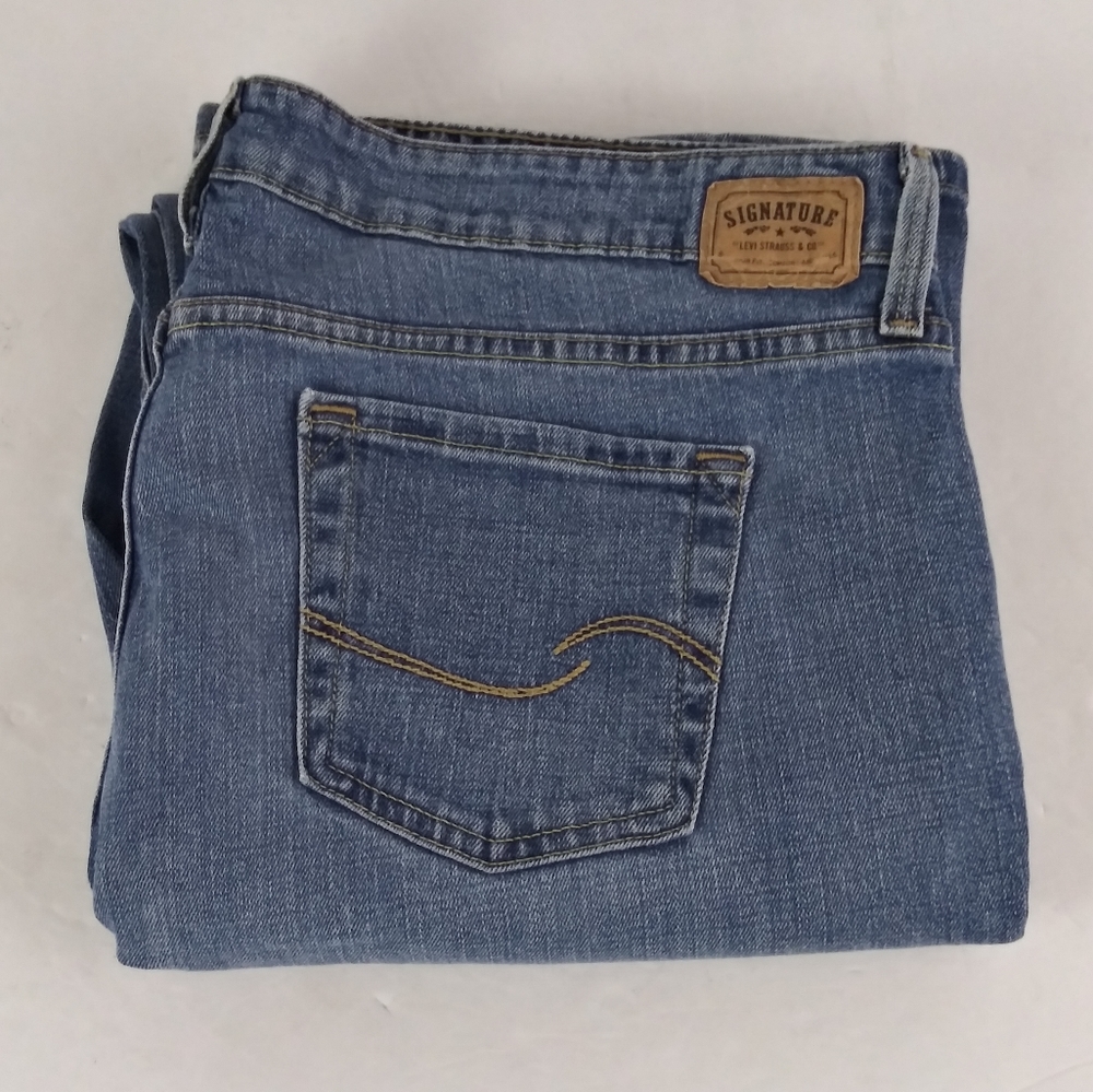 Signature blue bootcut jeans women's size 16M